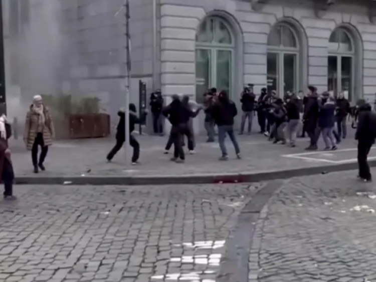 Manifestantes contra acordo do Mercosul atacam polícia com bombas na Bélgica