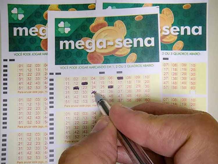 Mega-Sena não tem acertador e prêmio acumula para R$ 90 milhões