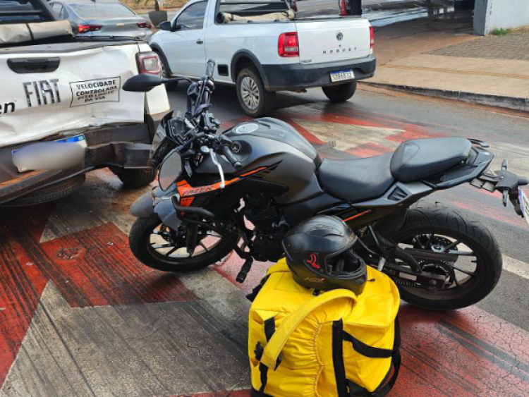 Motociclista fica ferida após colisão na traseira de veículo no Jardim Presidente