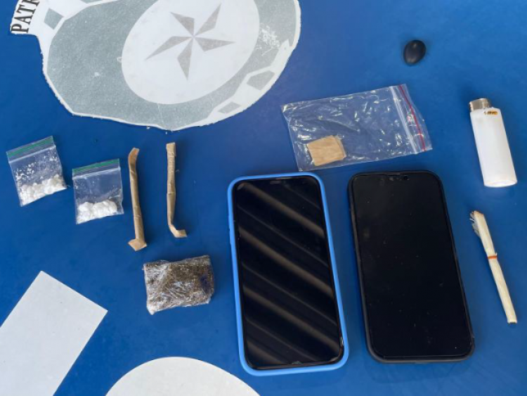 PM desarticula ação de tráfico com adulto preso e menor apreendido no Residencial Atalaia, em Rio Verde