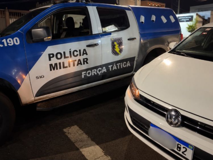Motorista é detido após alterar placas de carro com fita isolante em Rio Verde