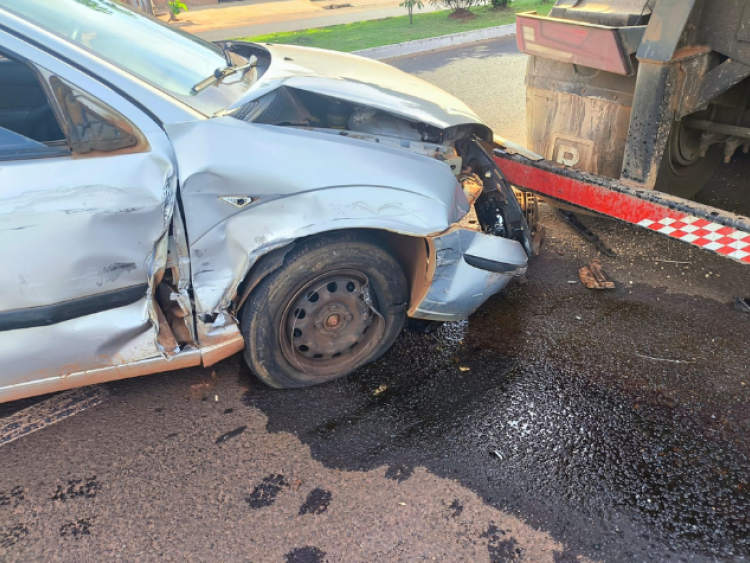 Motorista atinge veículos estacionados e é autuado por embriaguez ao volante em Rio Verde