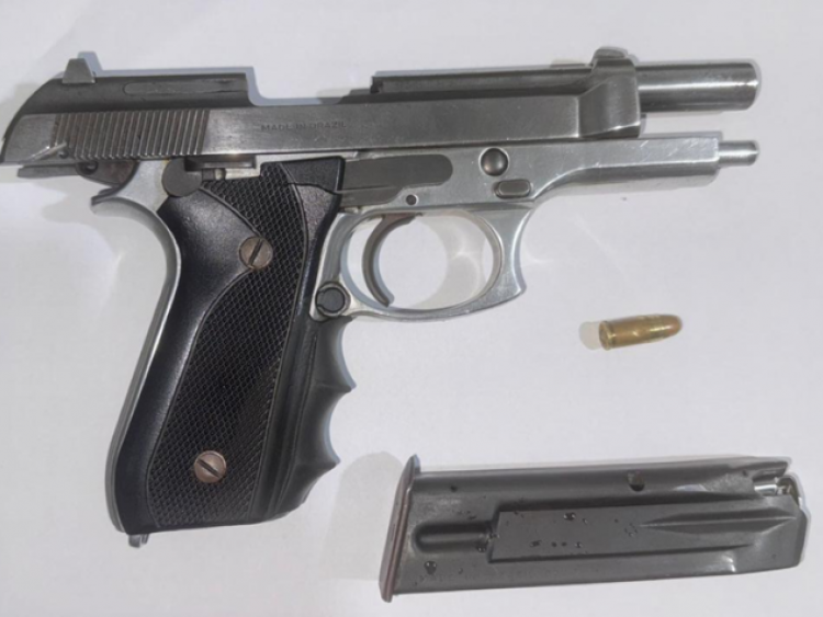 PM apreende arma de fogo após denúncia de violência doméstica no Residencial Interlagos, em Rio Verde