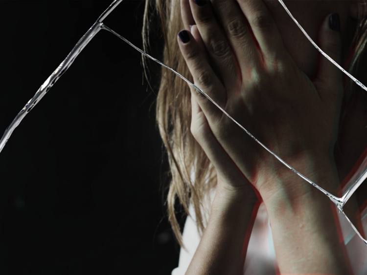 Violência doméstica: homem é detido após agressões e destruição em residência no Jardim América