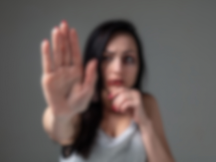 Mulher é atingida por facão nas costas em episódio de violência no Bairro Cesar Bastos, em Rio Verde