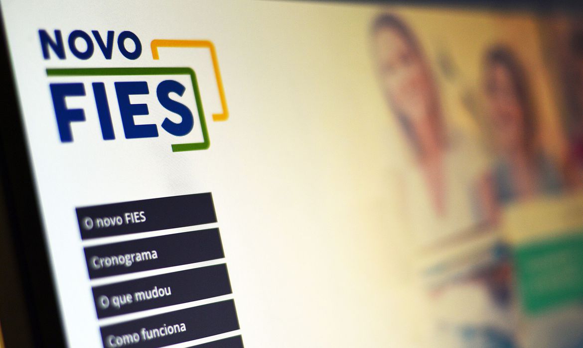 Inscrições para o FIES começam nesta terça-feira (9)