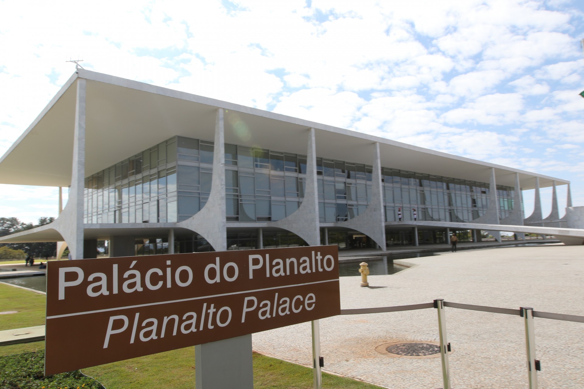 Governo Federal anuncia concurso para mais de 4 mil vagas
