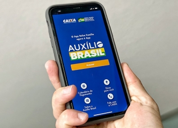 Datas para pagamento do Auxílio Brasil são divulgadas