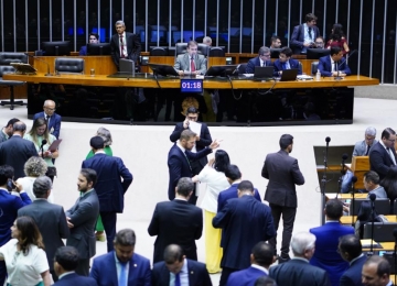 Coluna Cairo Santos: DEPUTADOS FEDERAIS PODEM PERDER MANDATOS