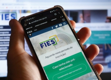 Fies reabre inscrições por 24 horas nesta terça-feira (15)