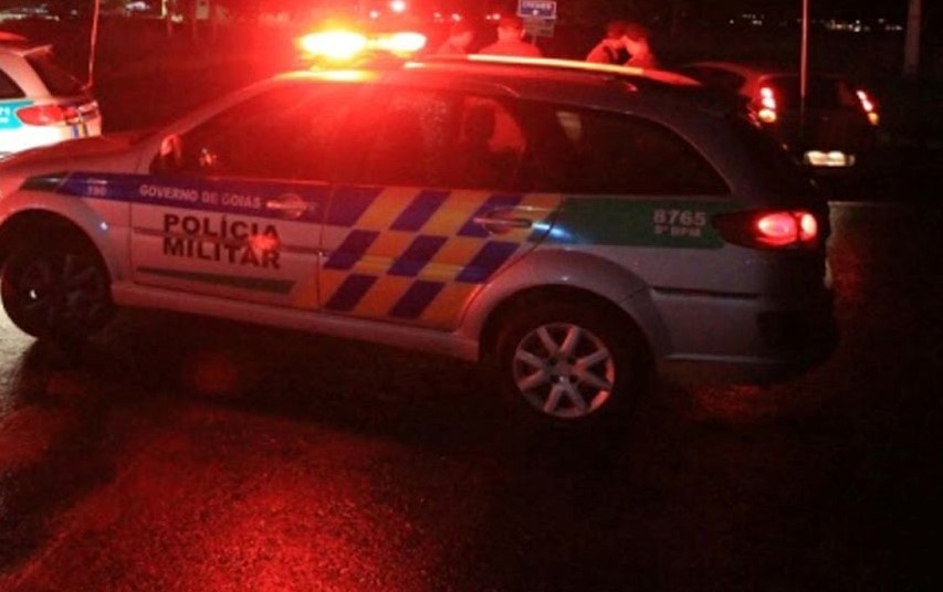 PM prende condutor que além de estar com a  documentação do veiculo irregular também estava alcoolizado