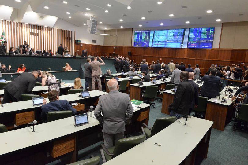 Alego aprova PEC que isenta de contribuição previdenciária aos servidores que recebem até R$ 3 mil