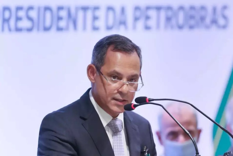 Após pressão do governo, presidente da Petrobras renuncia ao cargo