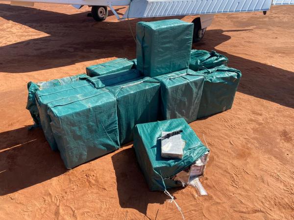 Avião é interceptado pela FAB com pouco mais de 500 quilos de cocaína em Mato Grosso