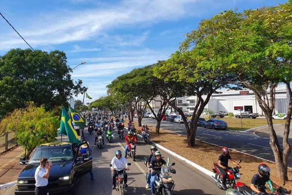 Bolsonaro participa de motociata em Goiânia e de culto da Convenção Nacional das Assembleias de Deus