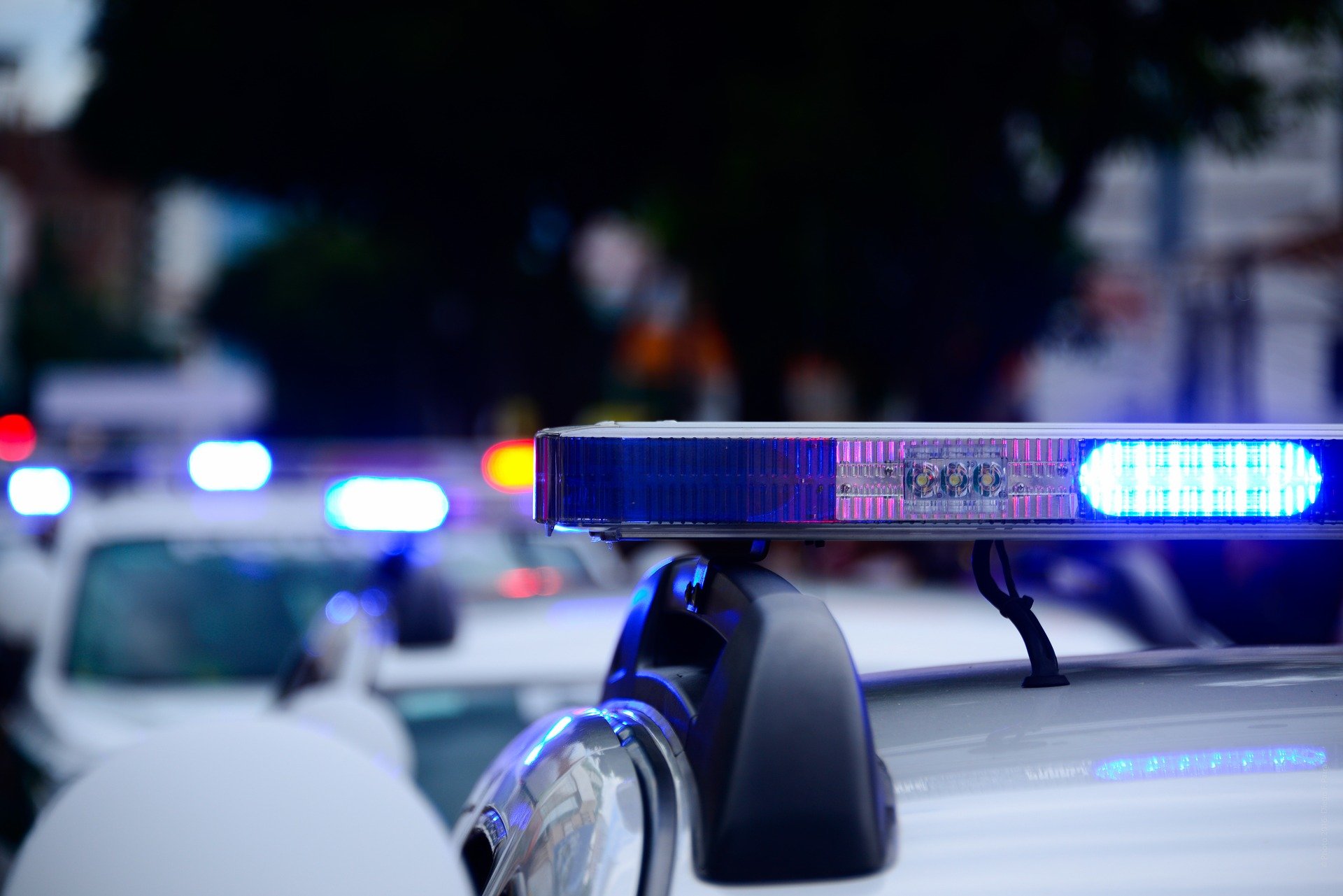 Homem tenta invadir e acaba morto com a própria faca 