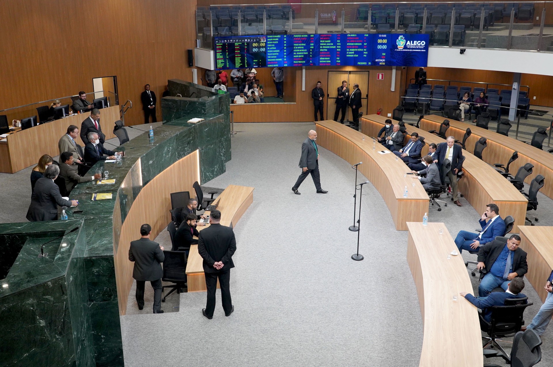 Alego aprova em segunda votação aumento de quase 40% dos salários dos deputados estaduais