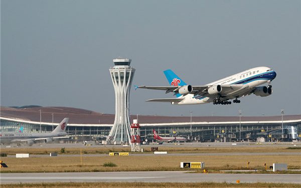 China não vai exigir quarentena para viajantes que chegarem ao país a partir de janeiro