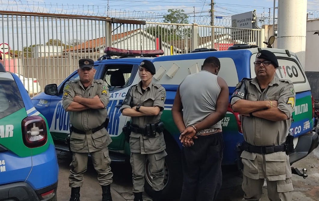 Condutor é flagrado dirigindo em embriaguez após briga com outra pessoa em Rio Verde