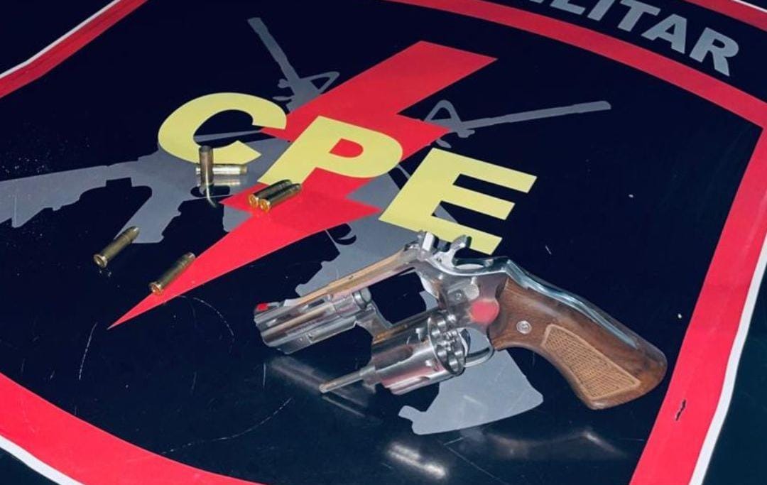 CPE prende homem por dar tiros em via pública no bairro Serpró 