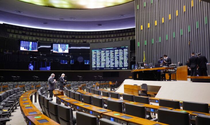 Debate sobre relatório final do Orçamento de 2022 tem votação adiada para esta terça (21)