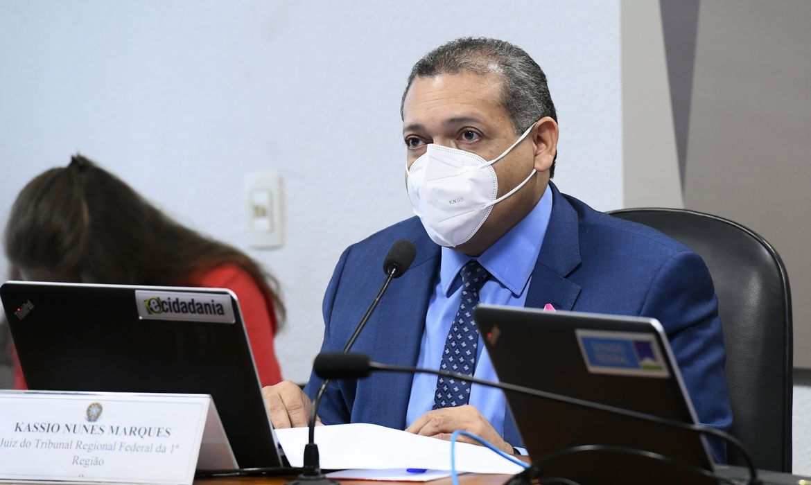 Decisões do TSE que cassaram deputados são suspensas pelo ministro Nunes Marques