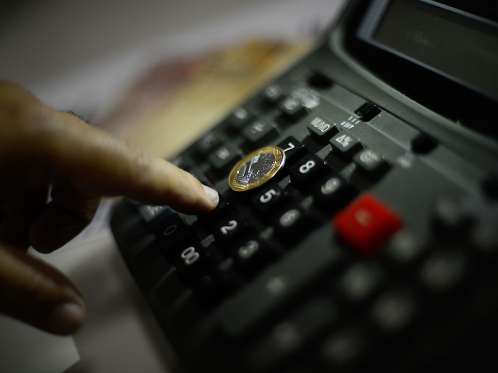 Desemprego é o maior motivo do endividamento de 75% das famílias brasileiras