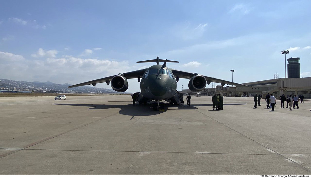 Duas aeronaves estão preparadas para possível evacuação de brasileiros na Ucrânia, afirma FAB