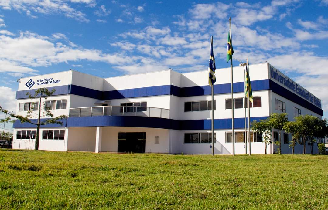 Goiás anuncia abertura de 500 vagas para o quadro de docentes da UEG	