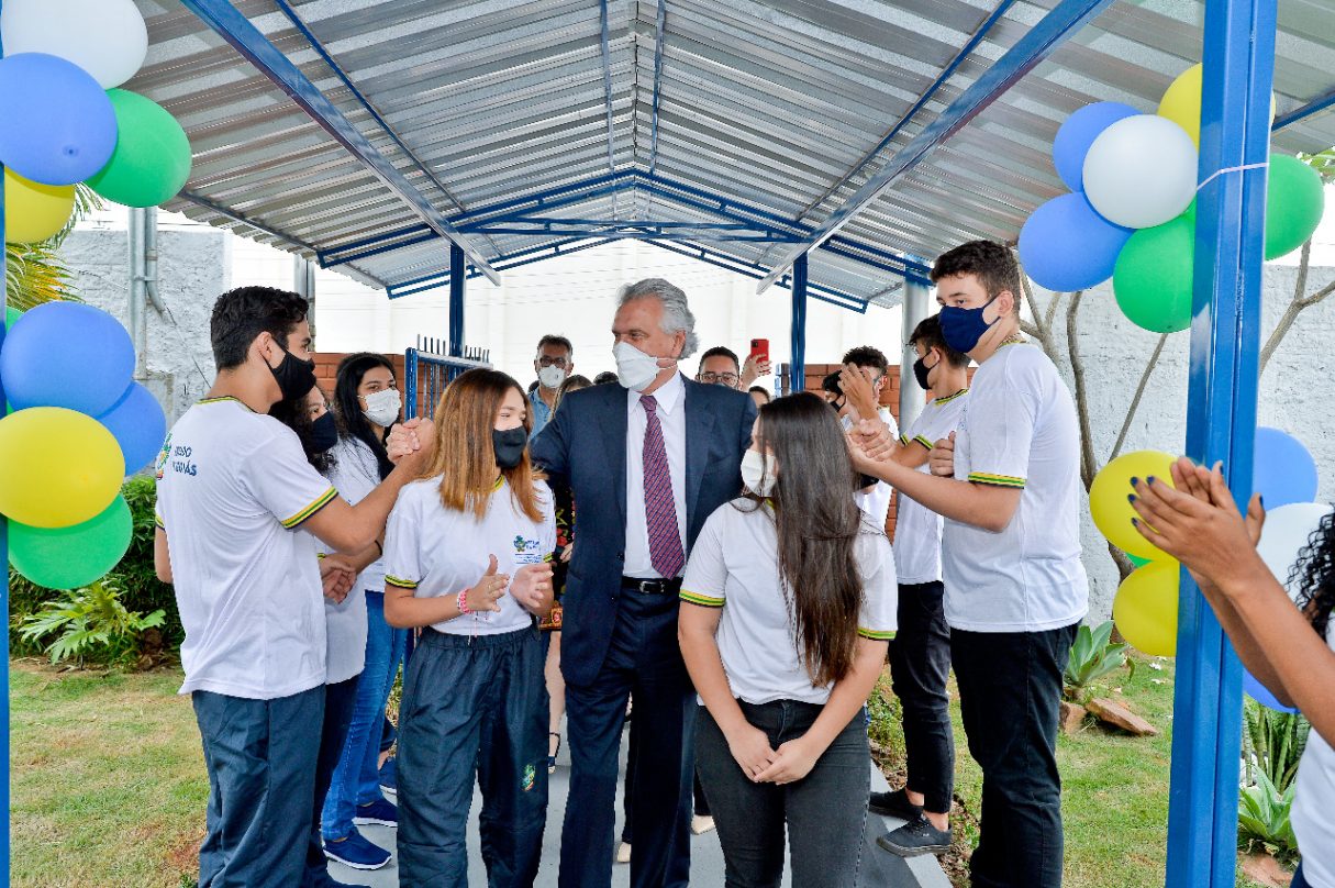 Projeto de lei é criado para auxílio de R$100 destinado à estudantes do ensino médio 