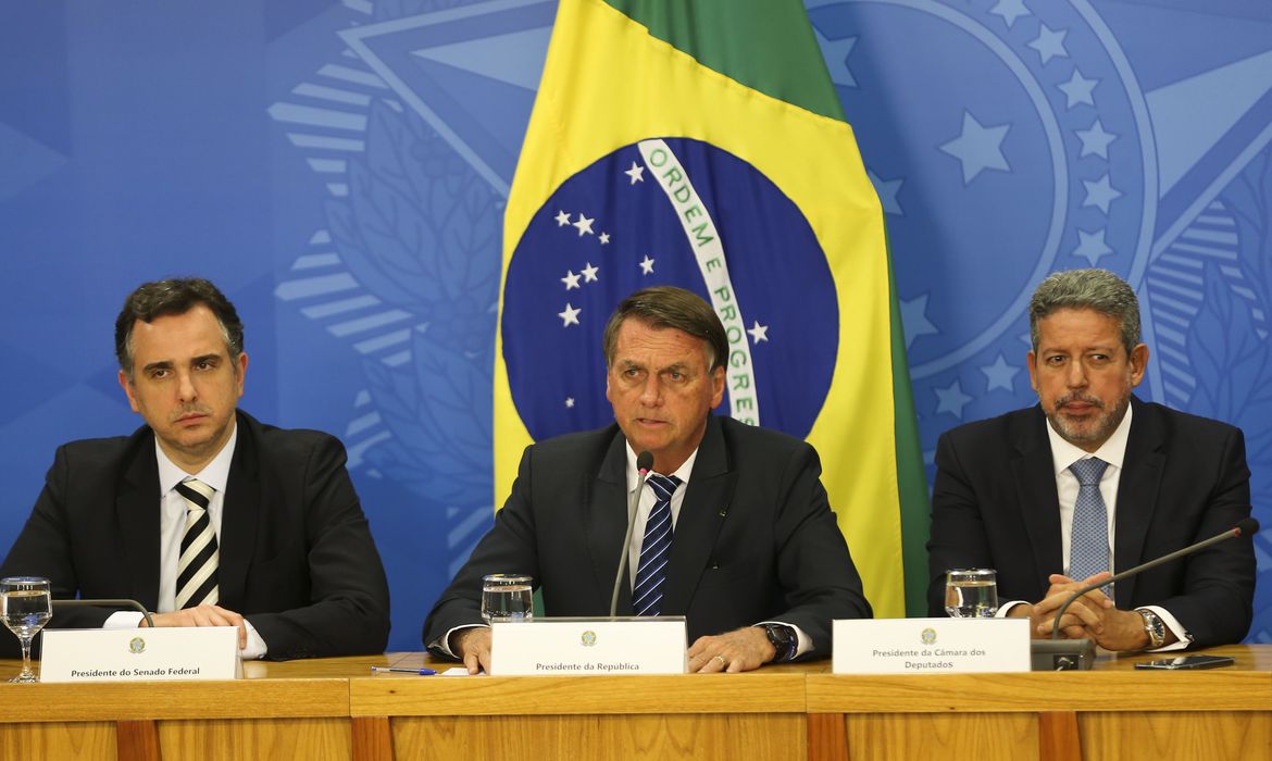 Governo federal propõe que estados sejam ressarcidos se ICMS de combustíveis forem zerados