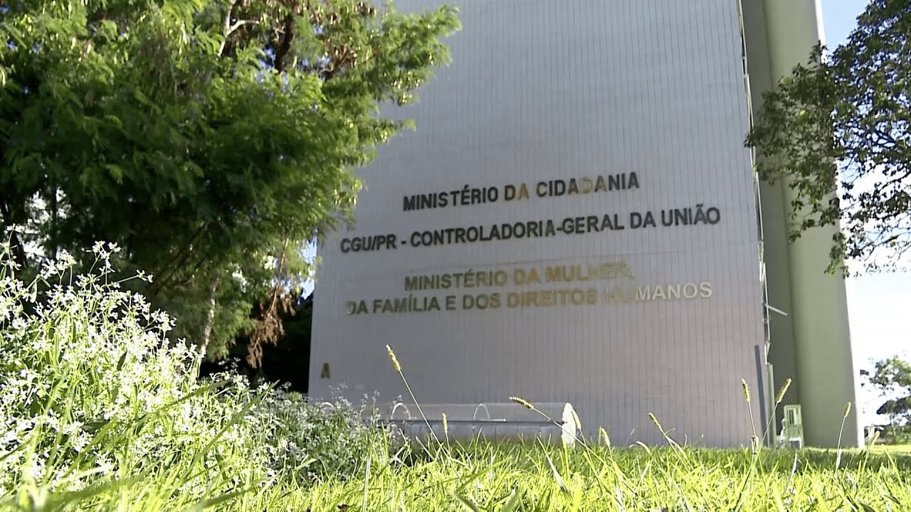 Governo pede investigação de médicos por fazerem aborto legal em criança vítima de estupro