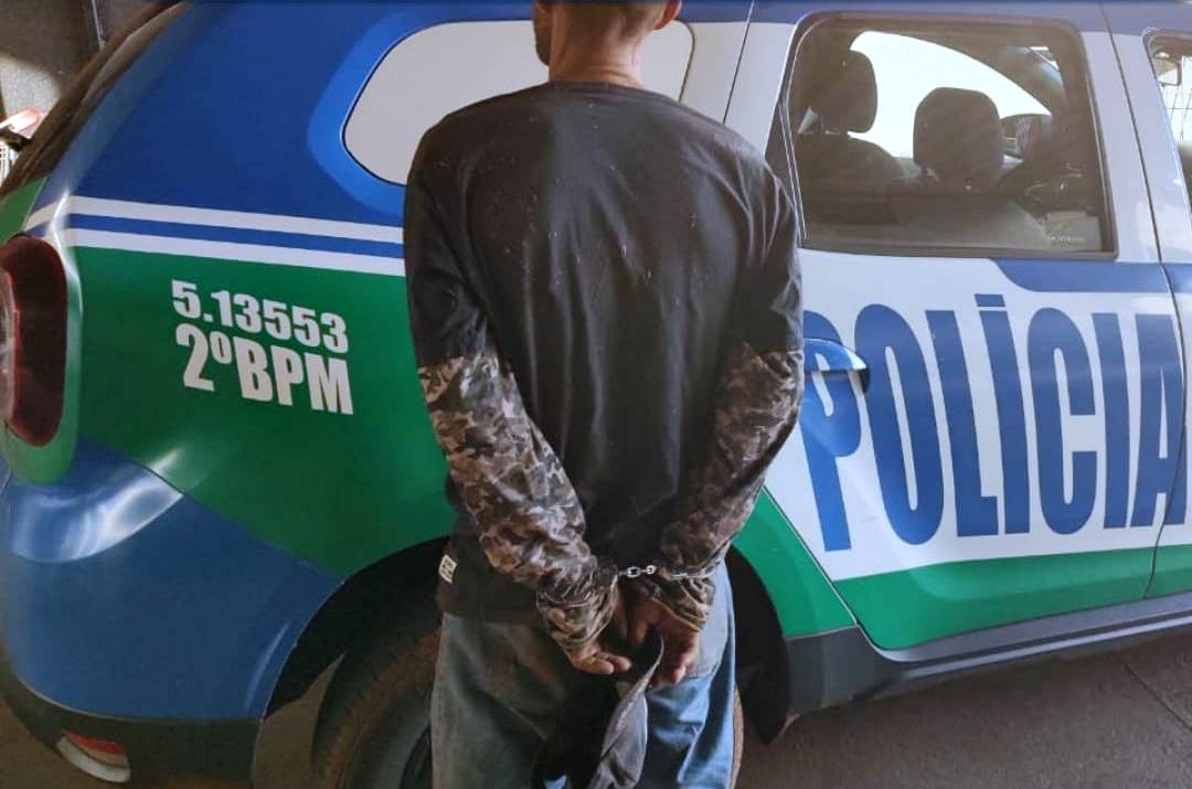 Homem é amarrado a reboque após ser flagrado furtando empresa em Rio Verde