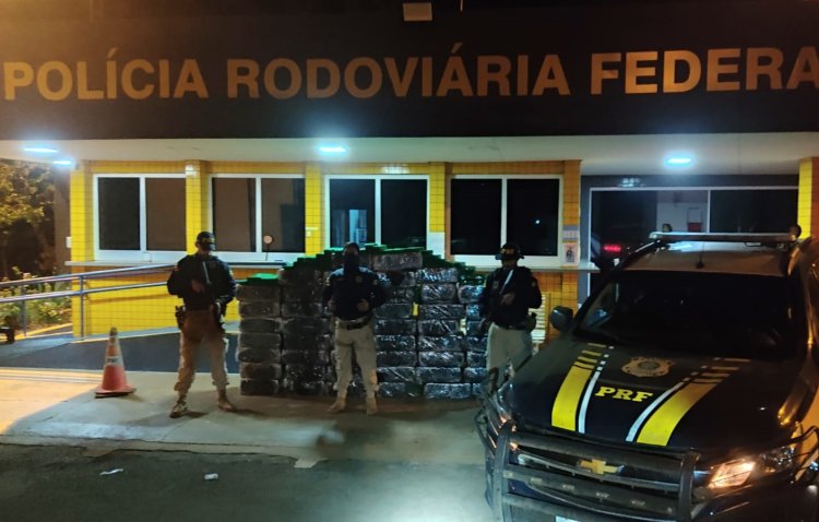 PRF prende caminhoneiro com mais de uma tonelada de maconha em Jataí