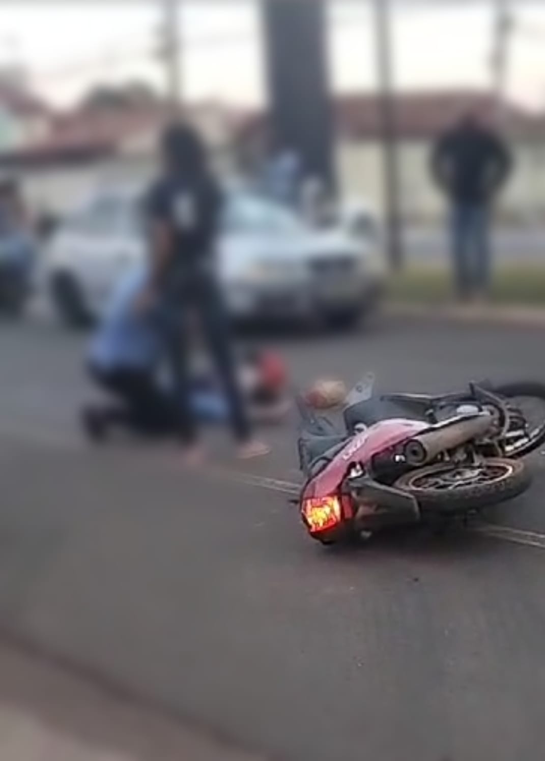 Adolescente morre após acidente entre moto e ônibus, em Jataí 