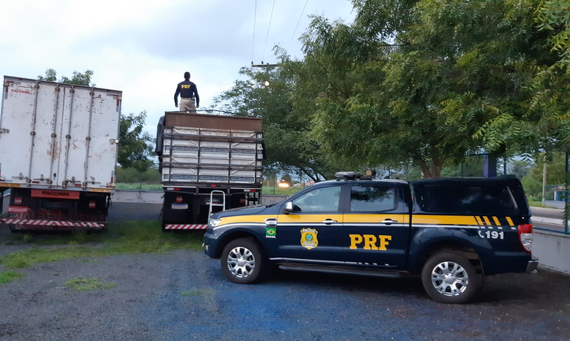 Justiça Federal impede PRF de realizar operações fora de rodovias federais
