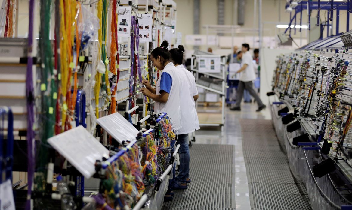 Mês de março é marcado por aumento na produção industrial