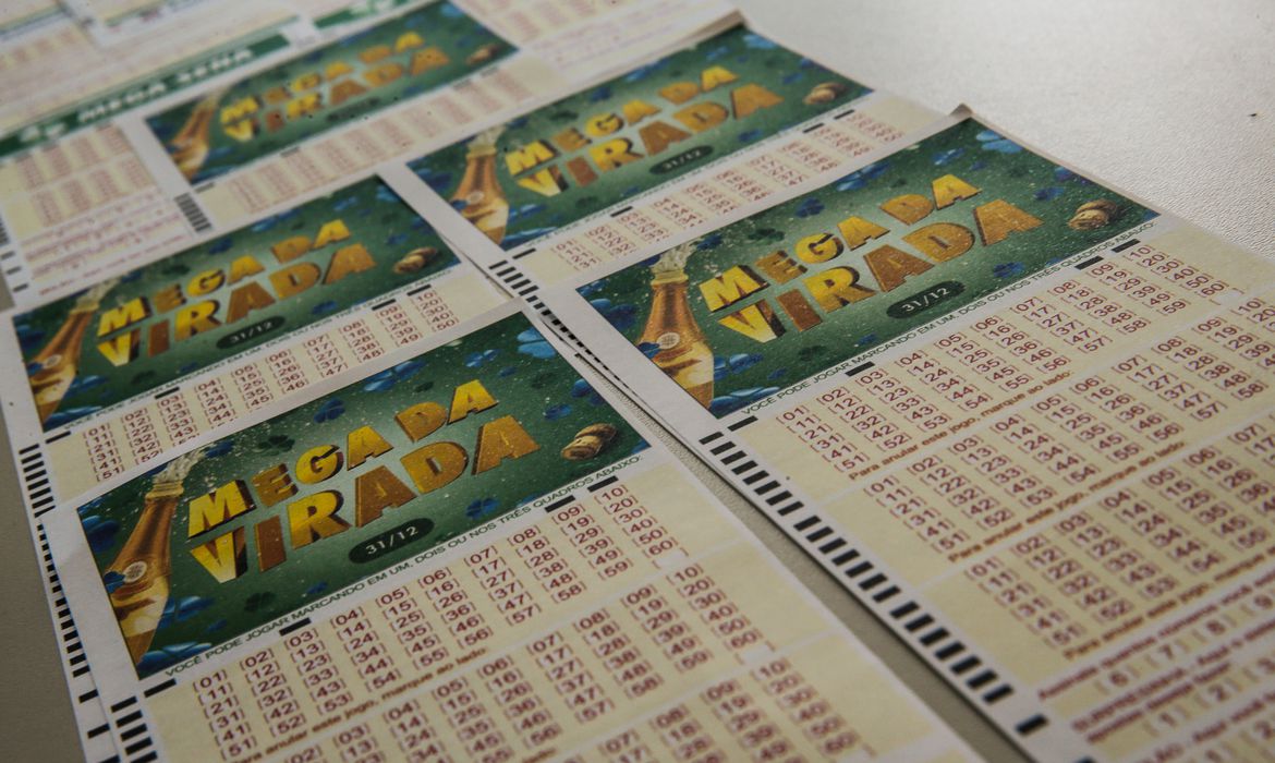 Mega da Virada sorteia R$ 500 milhões neste sábado (31)