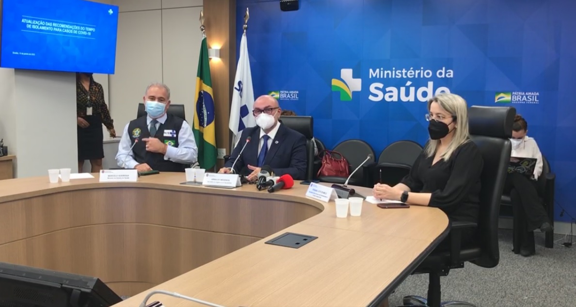 Ministério da Saúde reduz para 7 dias isolamento de pacientes com Covid-19