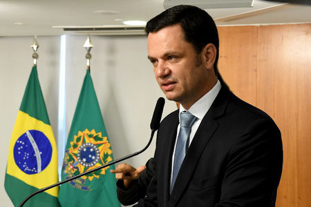 Ministro da Justiça faz declarações contra recomendações da Anvisa sobre acesso de viajantes ao Brasil
