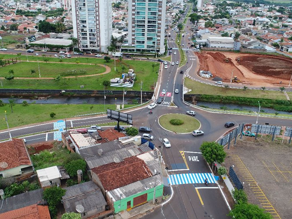 MOTORISTA ATENÇÃO: rotatória de acesso a ponte do Espelho DÁgua está parcialmente interditada