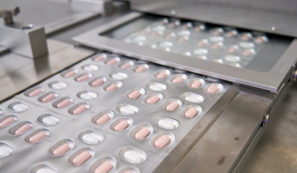 É aprovado nos EUA  a pílula de uso emergencial da Pfizer contra Covid-19 