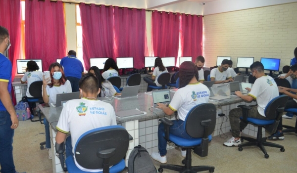 Alunos da rede pública estadual devem efetivar as matrículas esta semana em Goiás