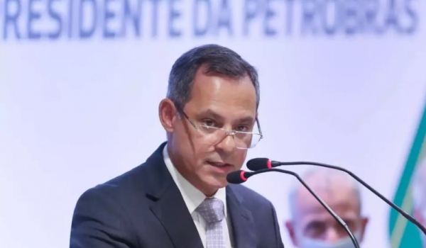 Após pressão do governo, presidente da Petrobras renuncia ao cargo