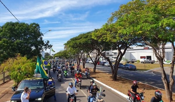 Bolsonaro participa de motociata em Goiânia e de culto da Convenção Nacional das Assembleias de Deus