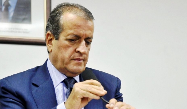 Coluna Cairo Santos: PARLAMENTARES SEM NOÇÃO