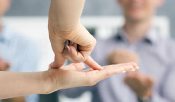 Curso de Libras tem inicio das aulas nesta segunda (14)