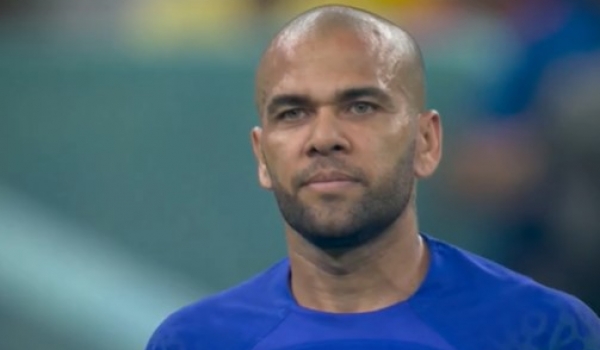 Jogador de futebol Daniel Alves é investigado por suposto assédio contra mulher
