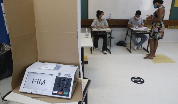 Votação bate recorde de 1º turno no Brasil nas eleições 2022