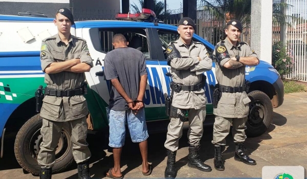 Homem acaba preso após briga em comércio, ameaça e desacato em Rio Verde